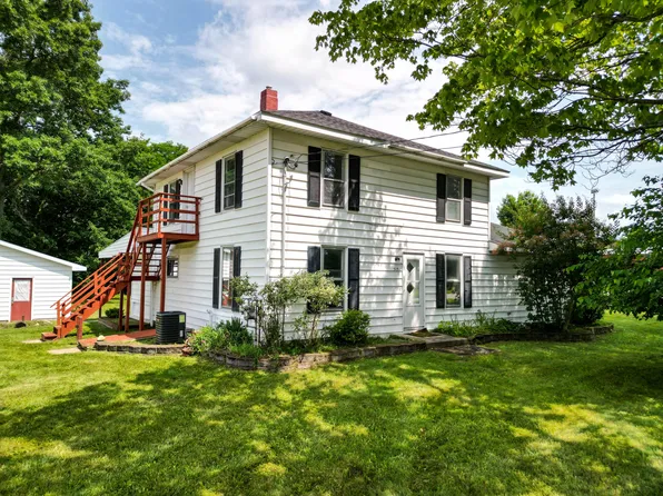 515 W Brooks St, Newaygo, MI 49337