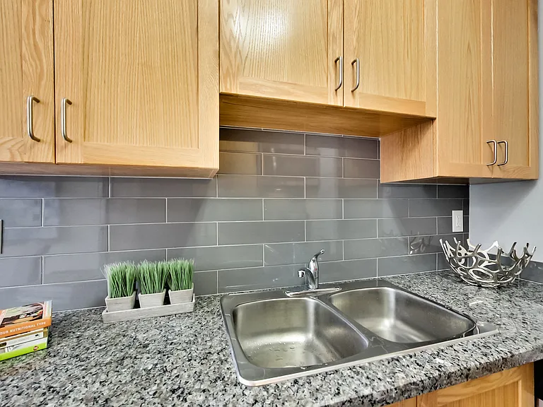 42 Glen Elm Ave #206 — Photo 46