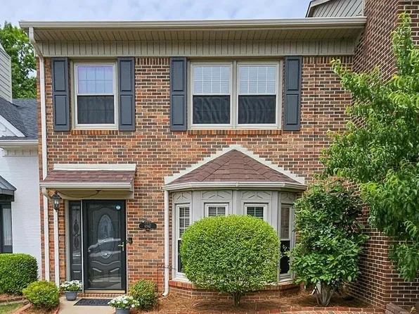 6947 Steeplechase Dr NW, Huntsville, AL 35806