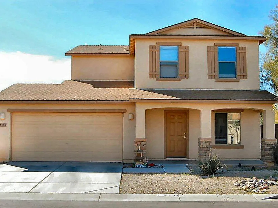 2333 E Meadow Lark Way