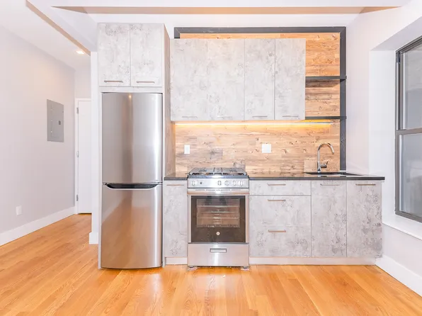 228 New York Avenue 4B image 1 of 10