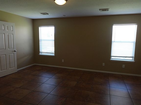 3rd image of 4217 Thyme Cir