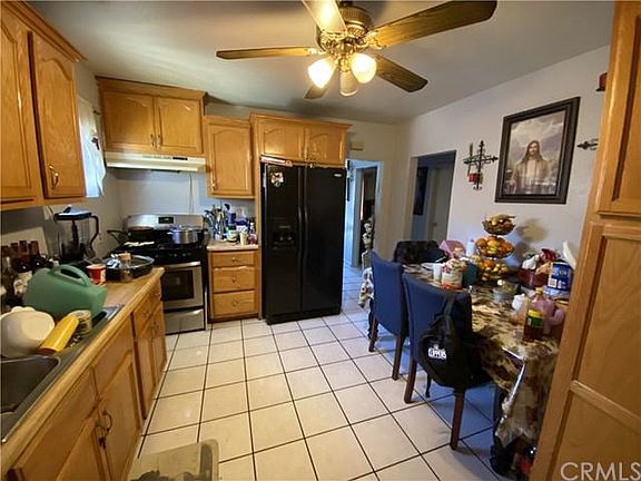 4th image of 833 W Monterey Ave