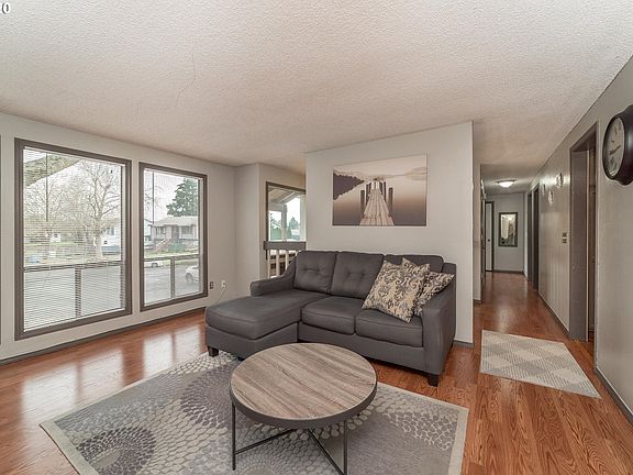 5th image of 10204 NE 36th Cir