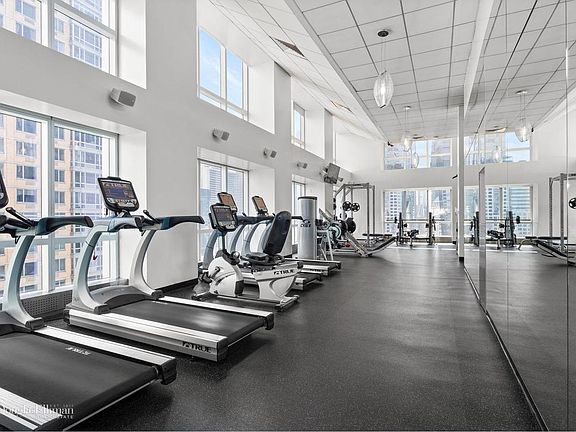 5th image of 350 W 42nd St APT 21H