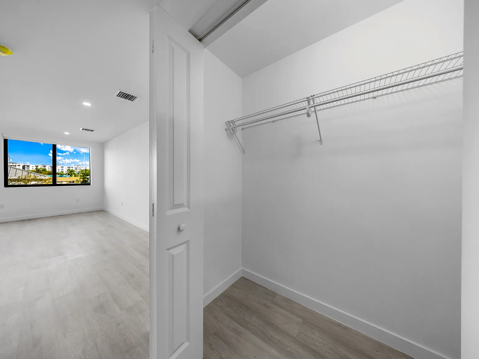 1 bed, $1,905 — Photo 3
