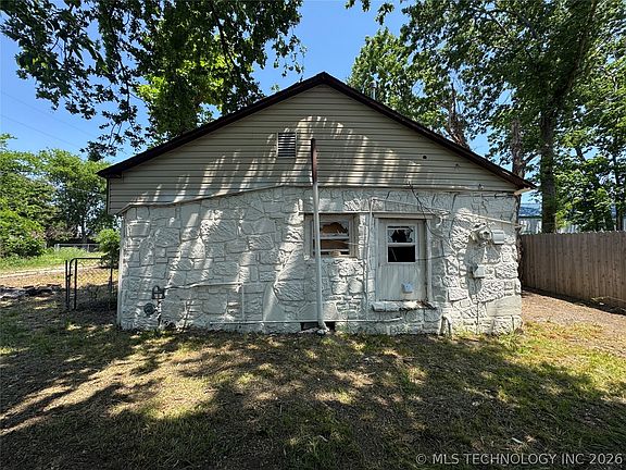 4th image of 305 S Chickasaw Ave #1/2