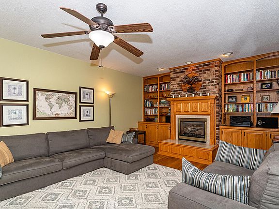 5th image of 2612 Cleveland Dr