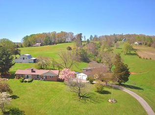 1039 Cherokee Dr, Bean Station, TN 37708