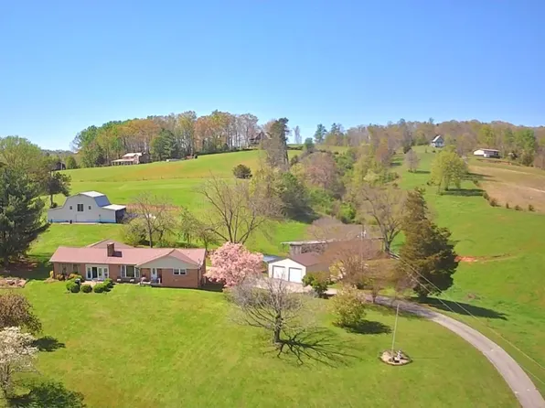 1039 Cherokee Dr, Bean Station, TN 37708