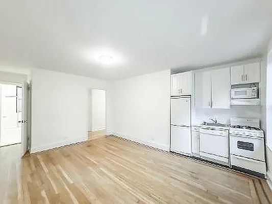 1st image of 214 E 51st St APT 3J