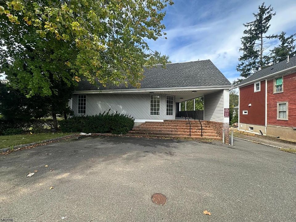 2nd image of 161 Ridgedale Ave