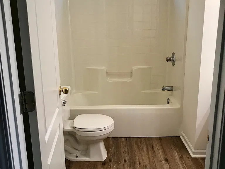 1933 Shamrock Dr — Photo 7