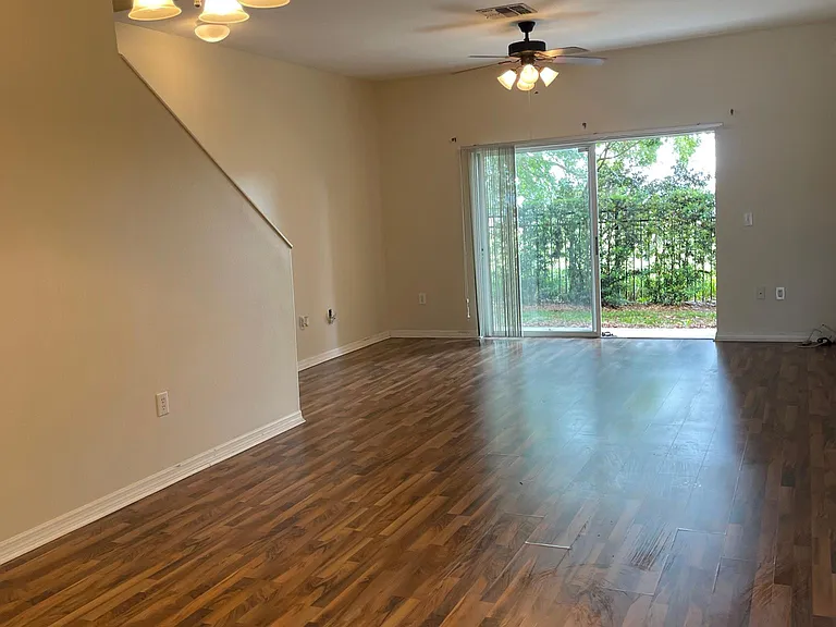 4213 Winding Vine Dr — Photo 10