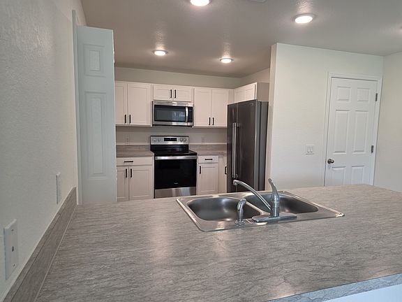 5th image of 6779 Abelson Ave