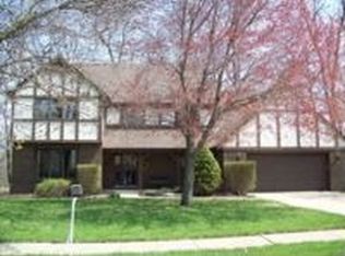 30 Cherry Ln, Morton, IL 61550