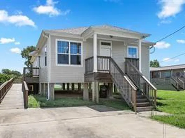 331 6th St, San Leon, TX 77539