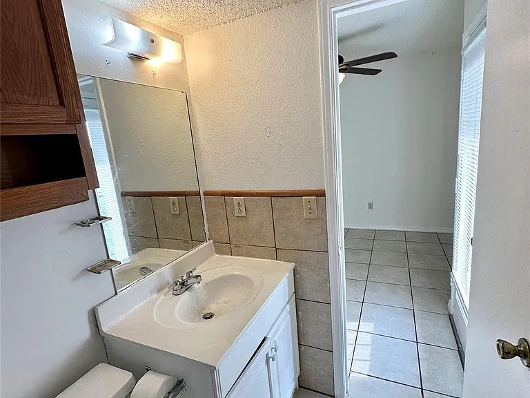 4322 Gillis St #206 — Photo 25