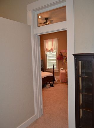 3rd image of 1207 E Goliad Ave