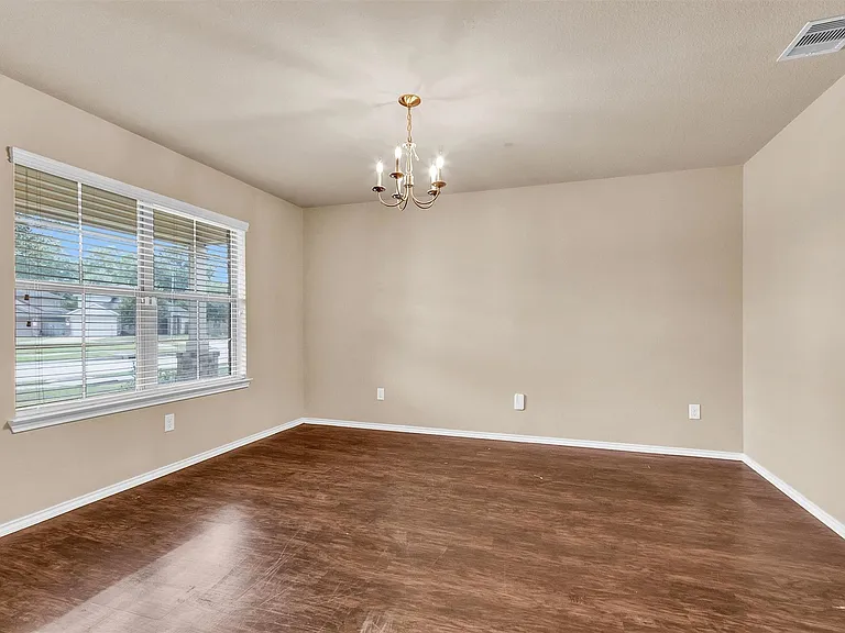 2119 Treasure Mountain Dr — Photo 4