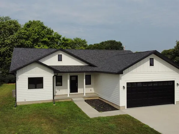114 6th St SE, Badger, IA 50516