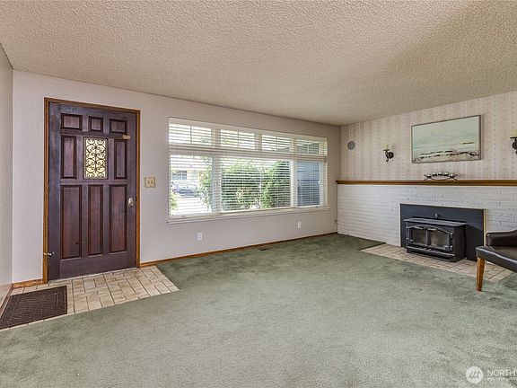 3rd image of 17946 48th Avenue S