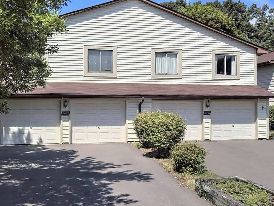 1st image of 2489 Woodbridge St #1