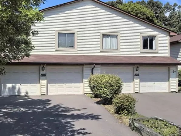 2489 Woodbridge St #1, Saint Paul, MN 55113