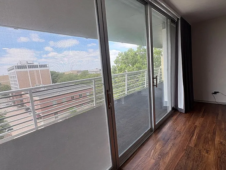 Sky Park Apartments — Photo 15