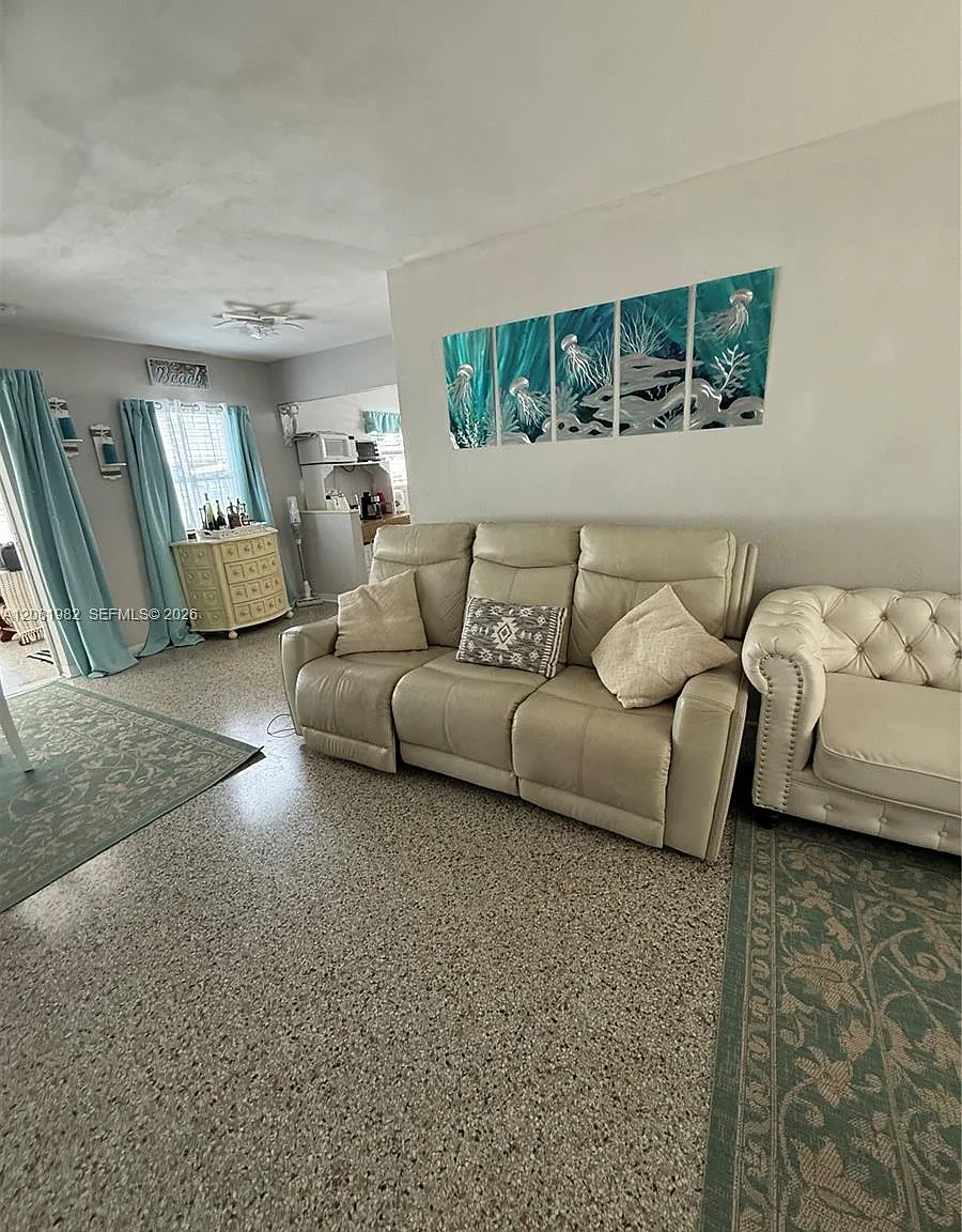 3 bed, 3.0 bath, $5,000 — Photo 4