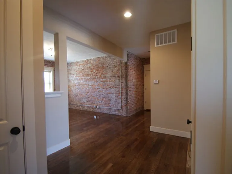 2934 Leavenworth St — Photo 62