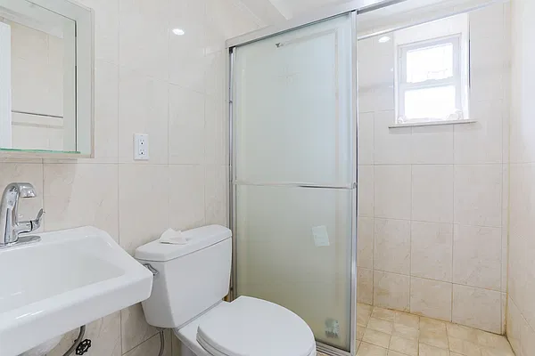 Sold by Momentum Real Estate LLC | media 11
