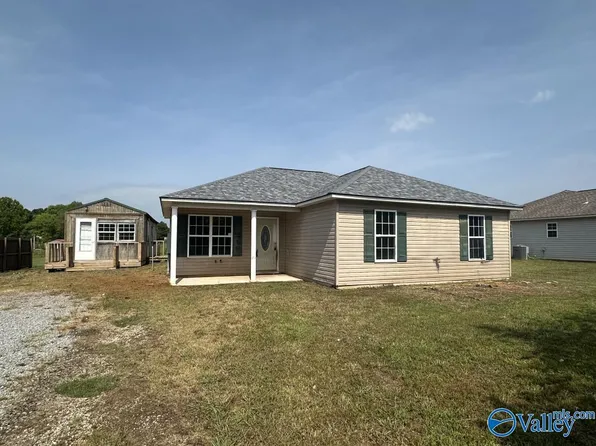 124 Travis Dr, Hazel Green, AL 35750