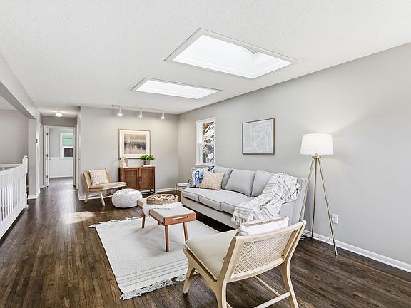 2nd image of 522 Summit St NE