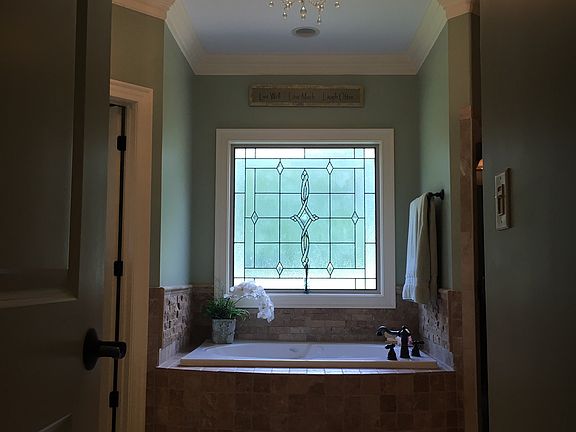 Master bath suite