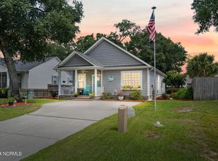 128 NW 19th St, Oak Island, NC 28465