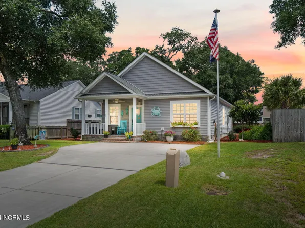 128 NW 19th Street, Oak Island, NC 28465