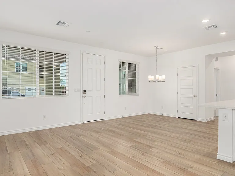 25 Barbara Ln #31 — Photo 9