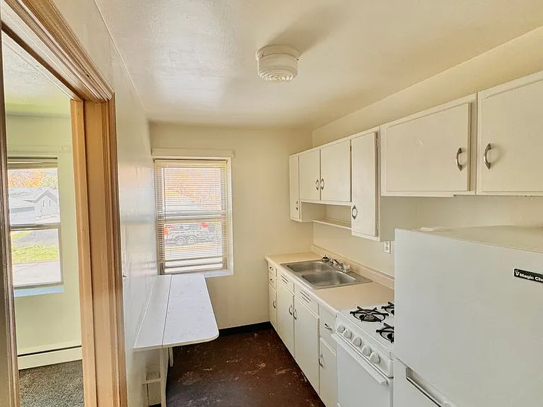 1515 3rd Ave NE — Photo 7