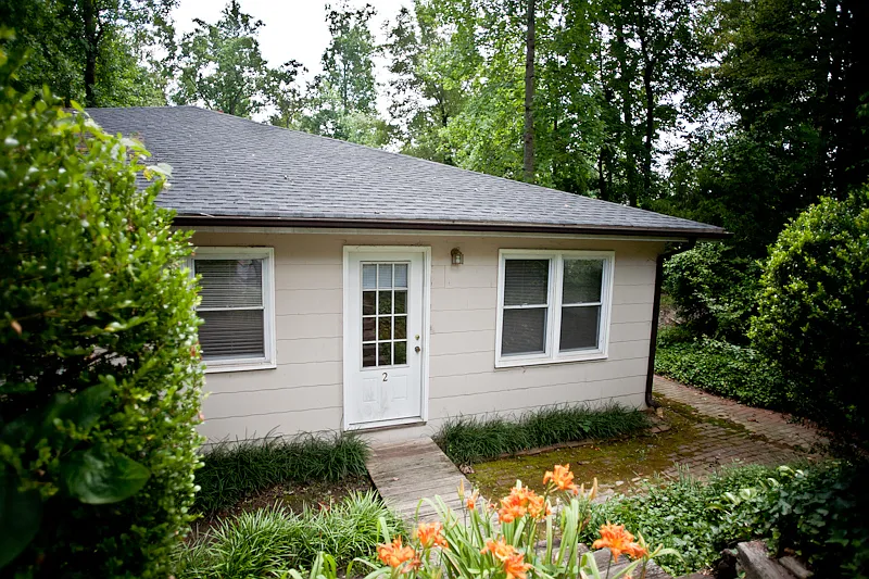 Walk or Ride to UNC Hospital from this 2 bedroom condo — Photo 2