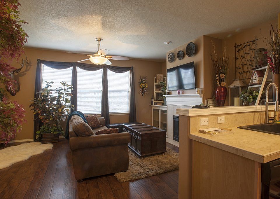1st image of 3467 SE Pepperwood Way