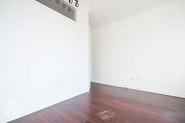 Rented by MySpaceNYC | media 15