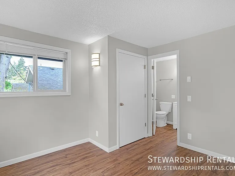528 Tyler St #1 — Photo 8