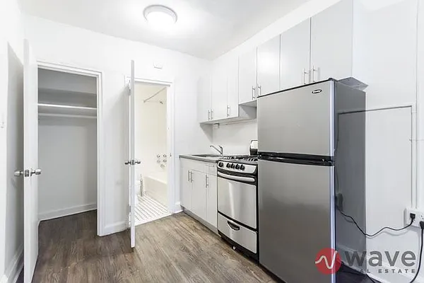 Rented by Wave Real Estate Group | media 5