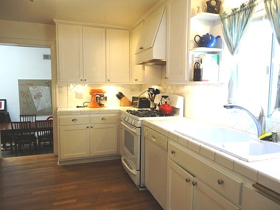 Kitchen towards sink