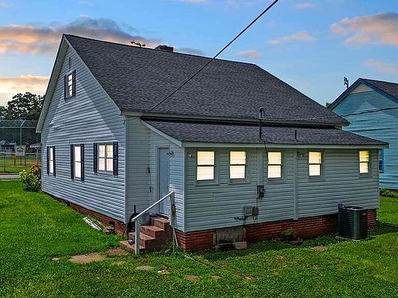 3rd image of 15 Aragon Rd