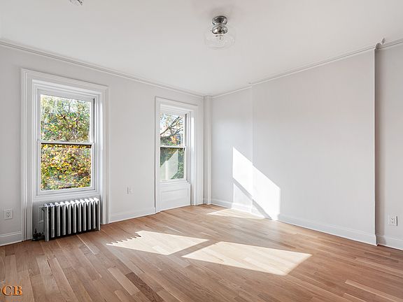 5th image of 398 Sackett St #2