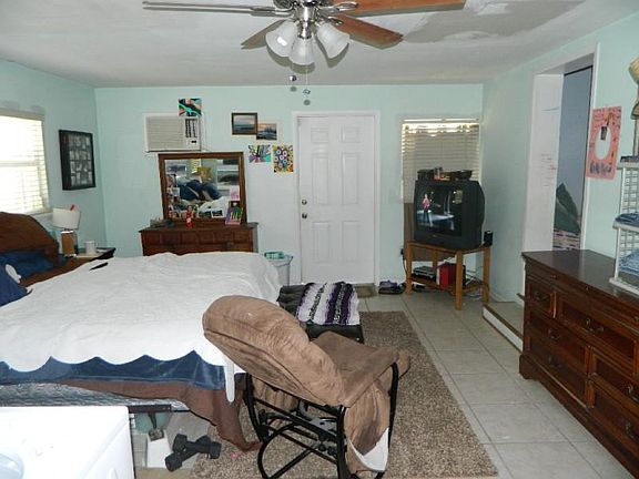 5th image of 2616 Sunrise Blvd
