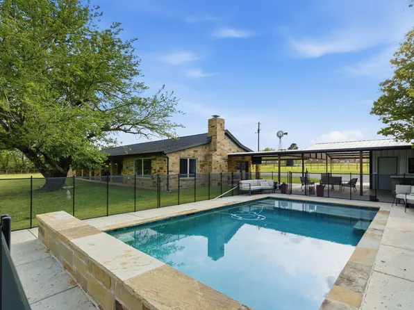 187 County Road 4195, Decatur, TX 76234