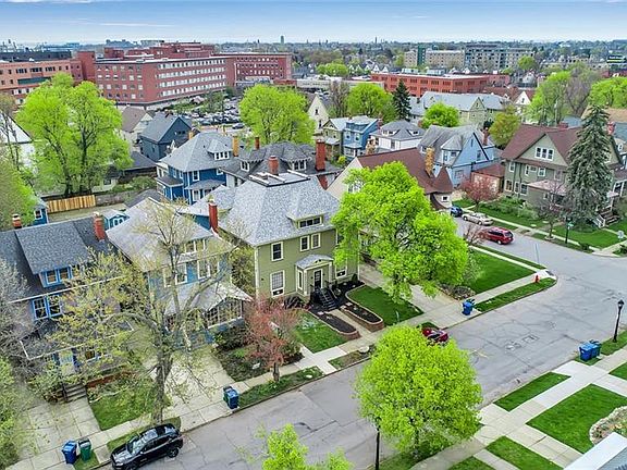 3rd image of 67 Crescent Ave